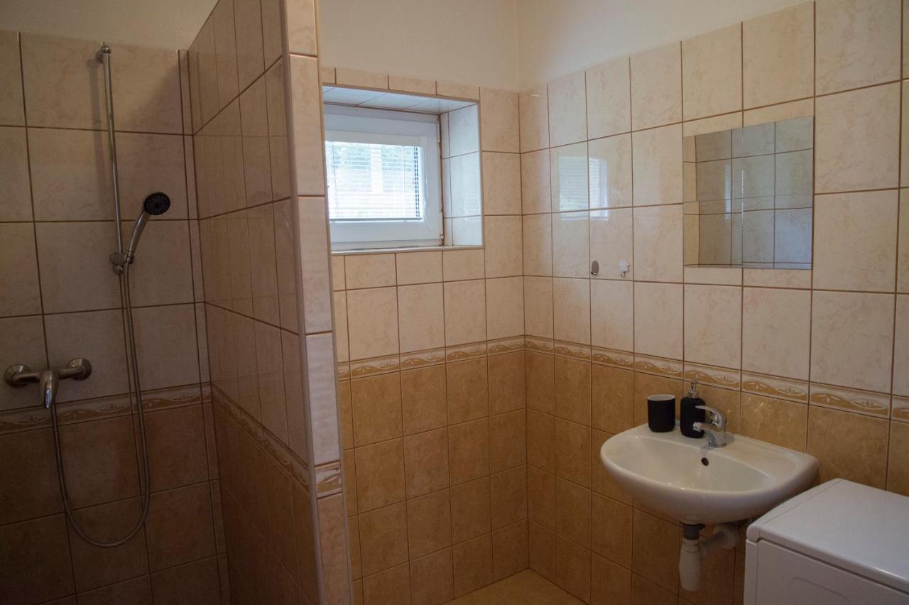 Ubytovani Domecek V Mikulove Lägenhet Exteriör bild